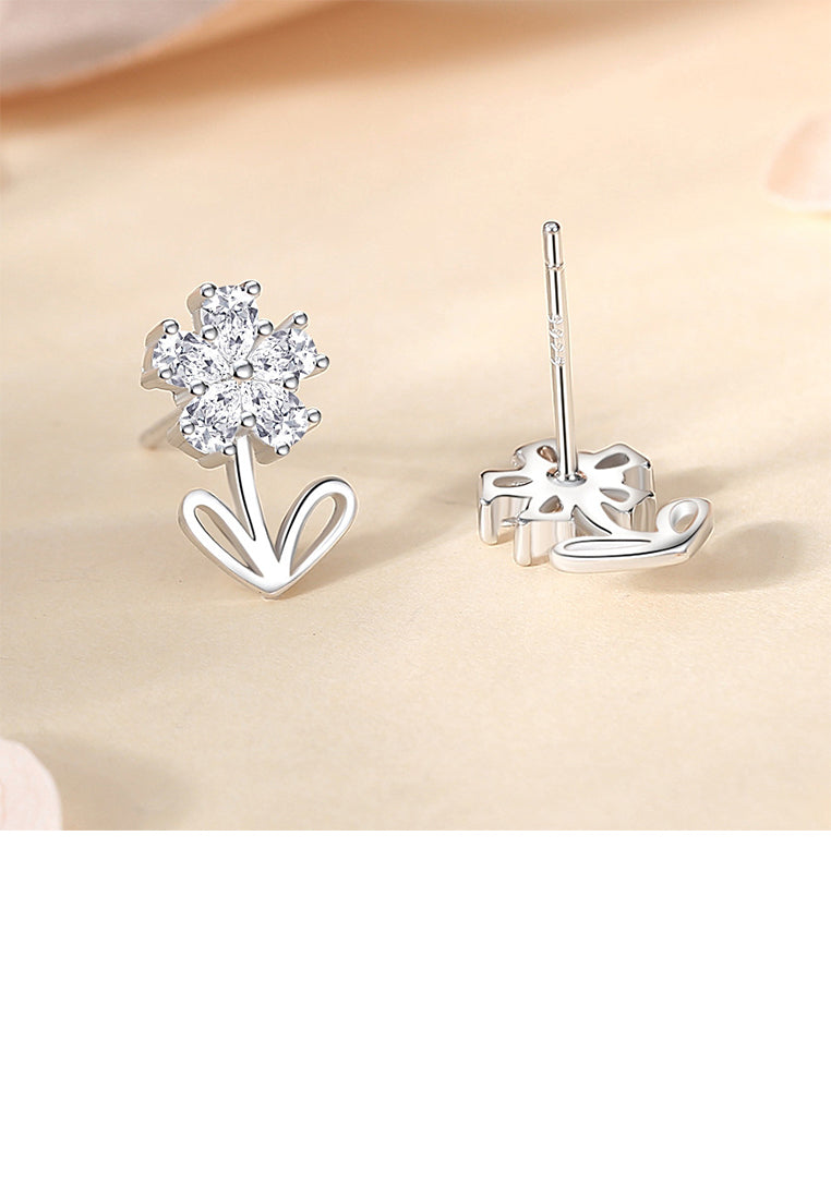 925 Sterling Silver Simple Cute Flower Stud Earrings with Cubic Zirconia - Luxurious Look