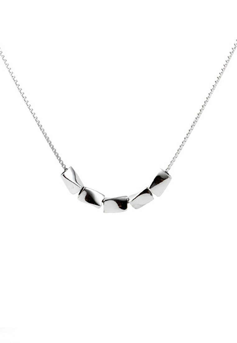 Simple geometric pendant chain