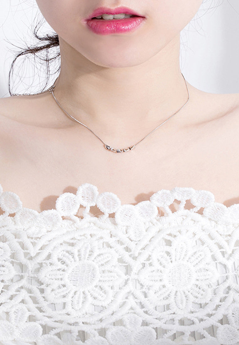 Simple geometric pendant chain