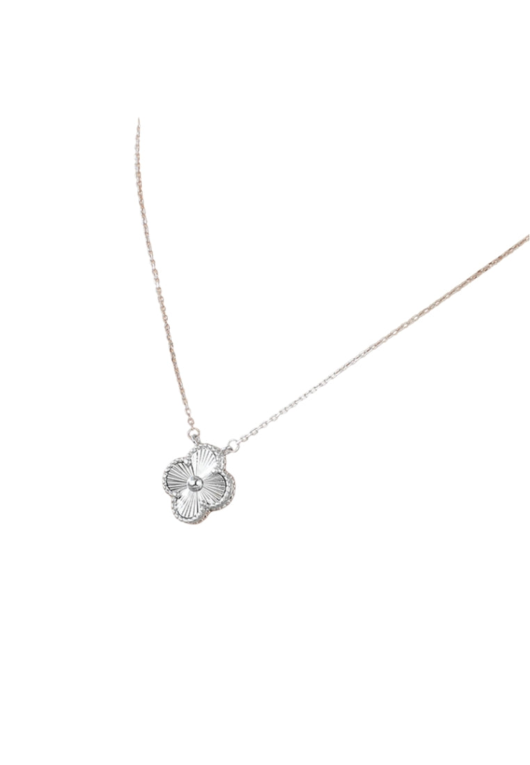 Christmas Clover Necklace