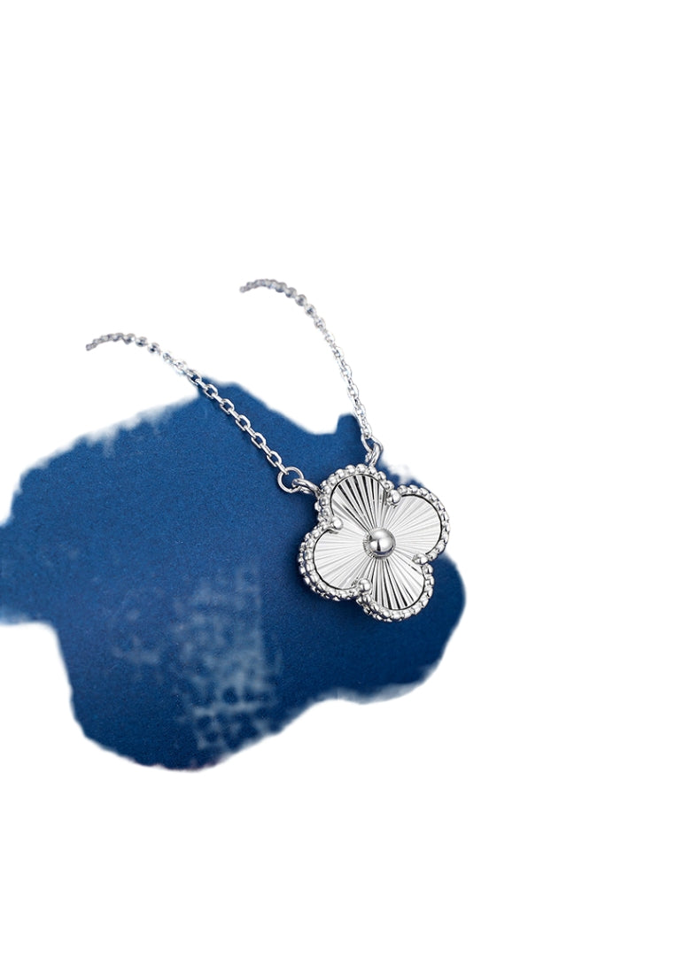 Christmas Clover Necklace