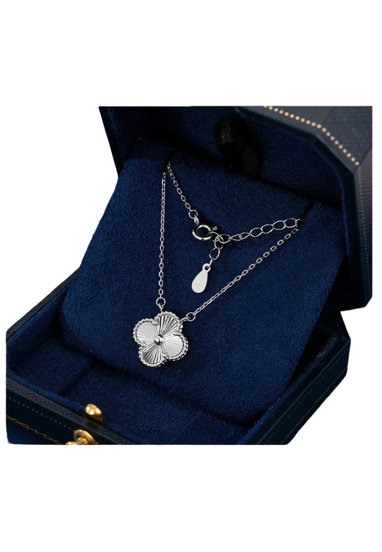 Christmas Clover Necklace