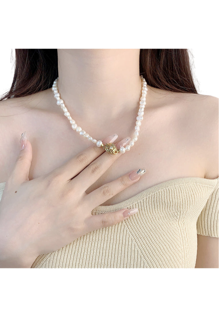 Camellia Pearl Mother's Day Chain