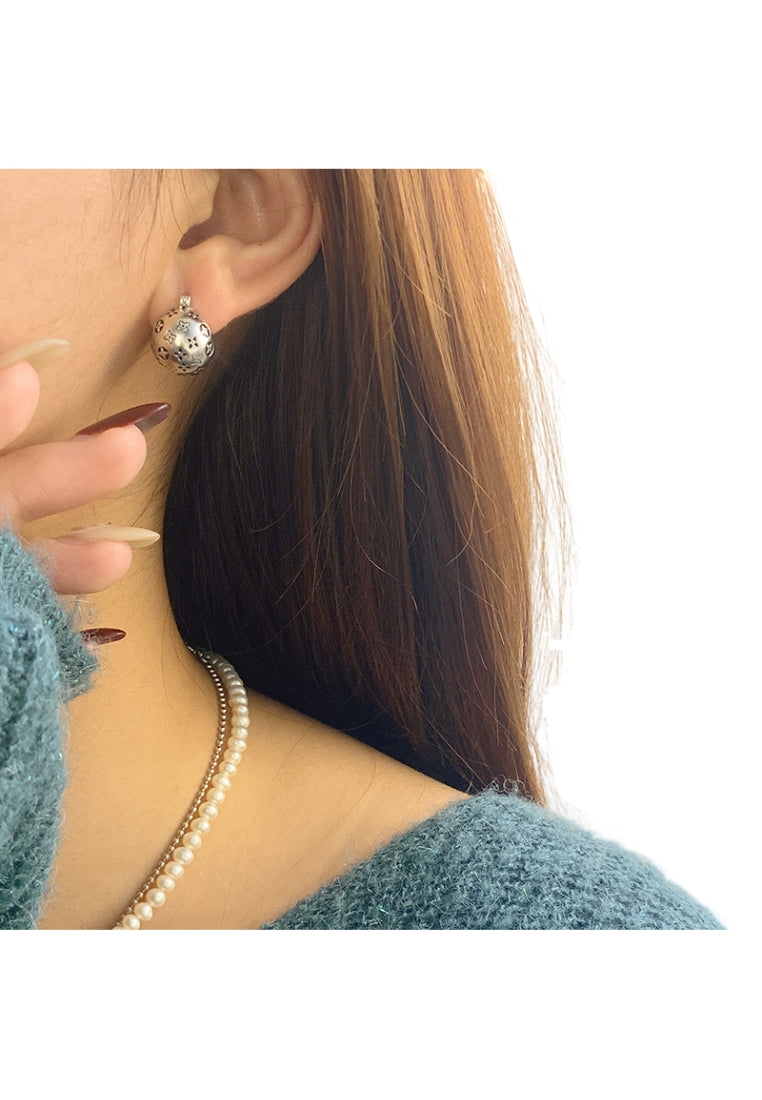 S925 silver round graffiti earrings