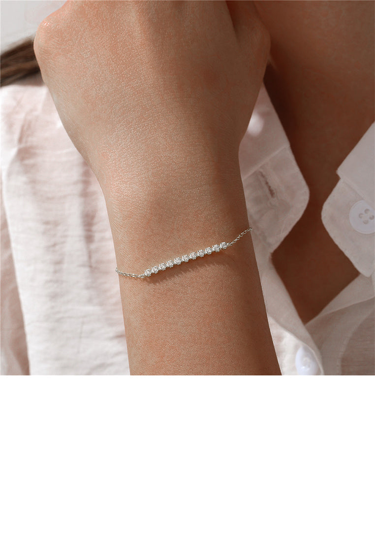 925 Sterling Silver Simple Temperament Single Row Geometric Cubic Zirconia Bracelet - Luxurious Look