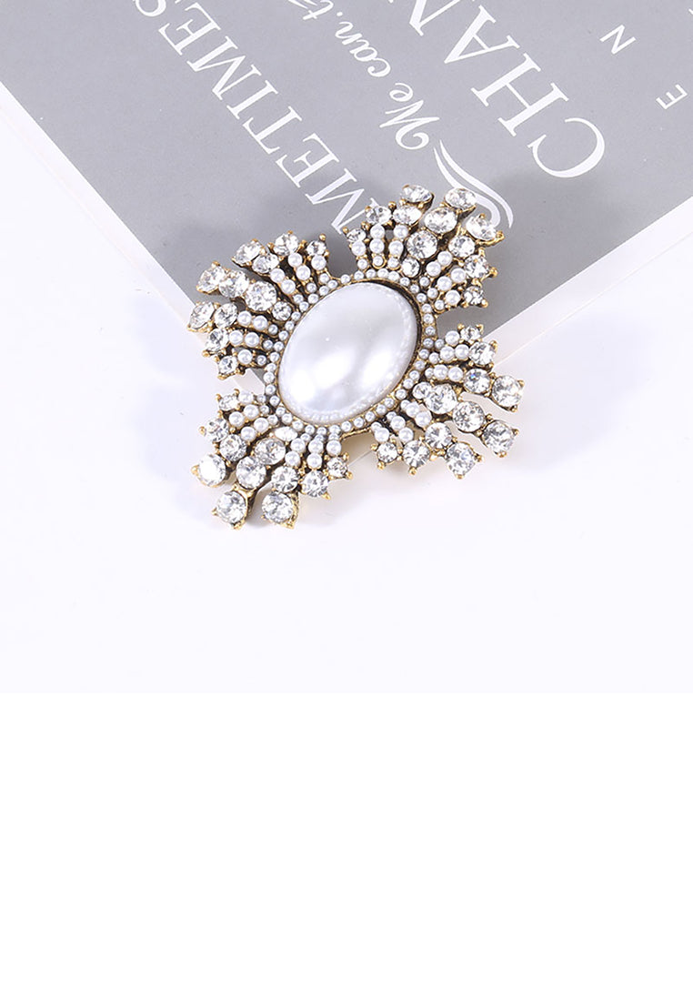 Elegant Vintage Plated Gold Geometric Pattern Imitation Pearl Brooch with Cubic Zirconia - Luxurious Look