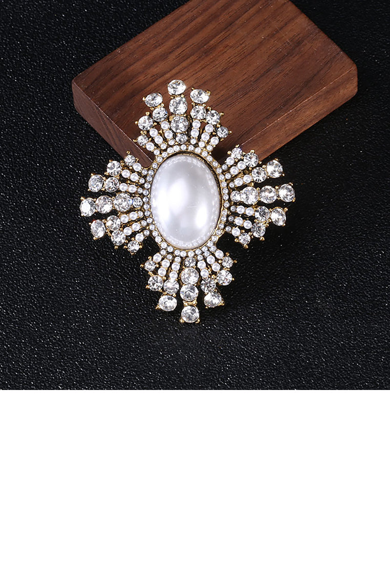 Elegant Vintage Plated Gold Geometric Pattern Imitation Pearl Brooch with Cubic Zirconia - Luxurious Look