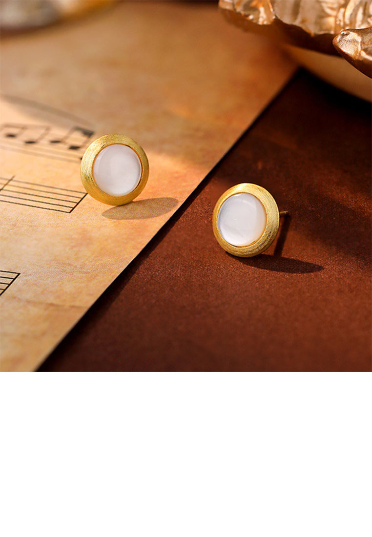 925 Sterling Silver Plated Gold Simple and Fashion Geometric Round Mother-of-pearl Stud Earrings