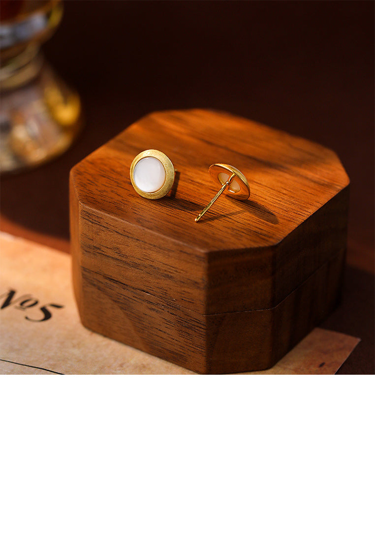 925 Sterling Silver Plated Gold Simple and Fashion Geometric Round Mother-of-pearl Stud Earrings