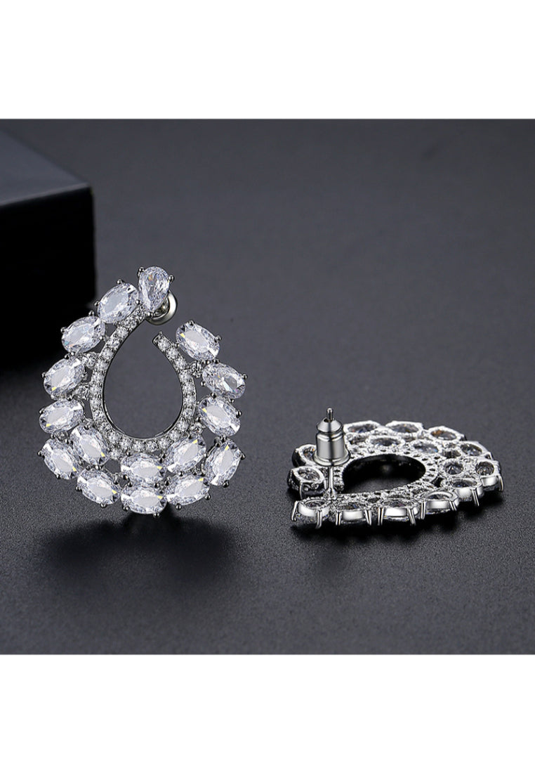 Elegant Luxury Geometric Water Drop Earrings with Cubic Zirconia - Luxurious Look