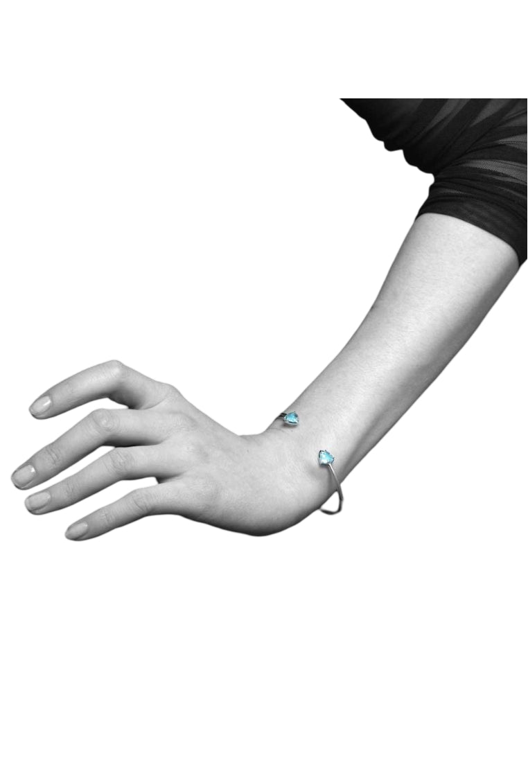 925 Sterling Silver Scalloped Bangle with Austrian Element Crystal