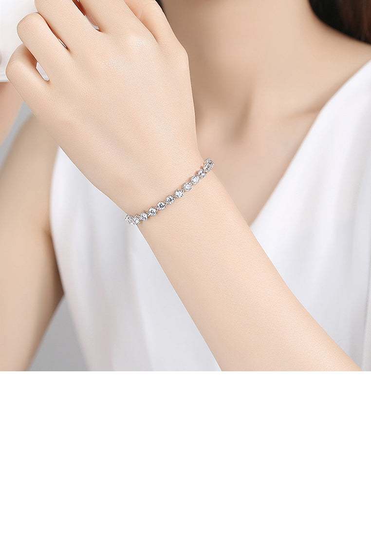 Simple and Fashion Geometric Round Cubic Zirconia Bracelet 19cm - Luxurious Look