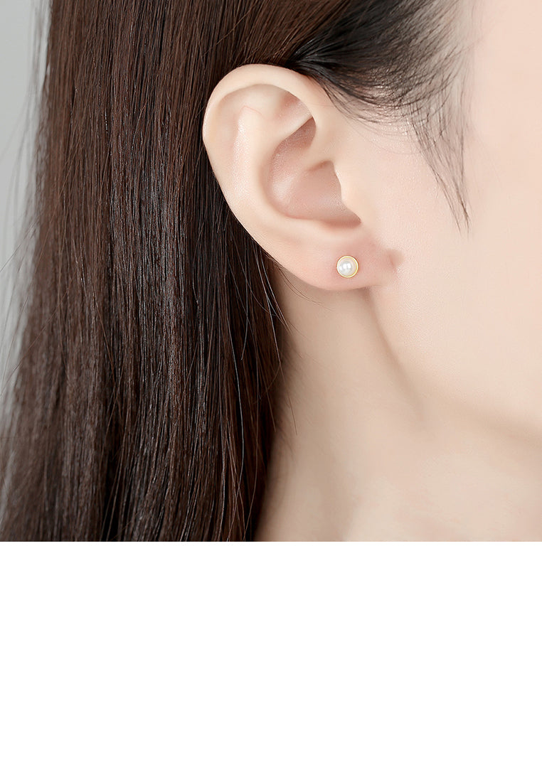 925 Sterling Silver Plated Gold Freshwater Pearl Geometric Round Stud Earrings - Luxurious Look