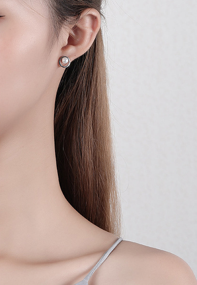 Classic Freshwater Pearl Earrings