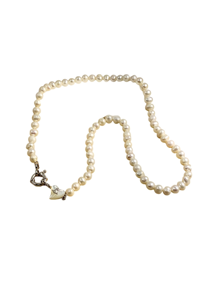 Queen's Love Shell Pearl Chain