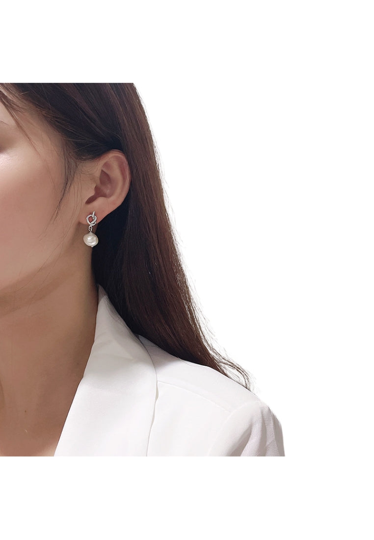 Trendy S925 Silver Knot Asymmetric Baroque Pearl Earrings with Unique Design