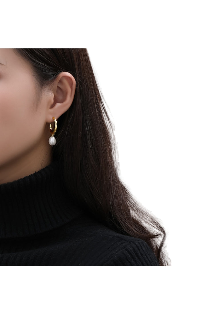 S925 Silver Pearl Stud Earrings with Original Design and Water Wave Texture C Shaped Rice Pearls