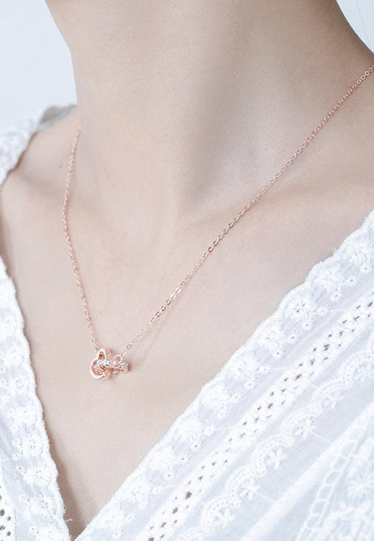 Simple Heart -Type Imitation Diamond Pendant Necklace