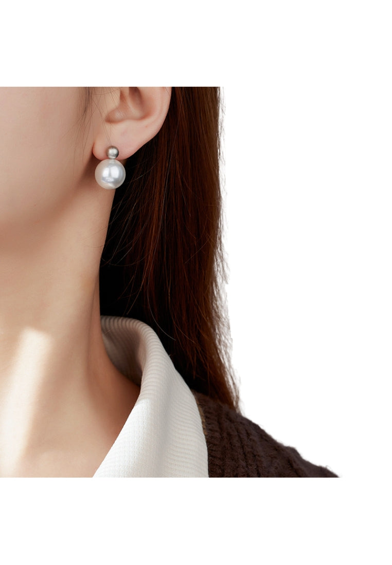 S925 silver cold light white shell pearl earrings