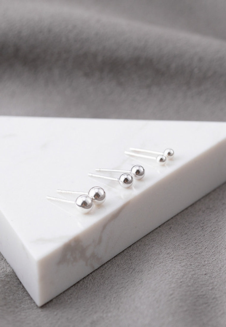 Simple atomic earrings