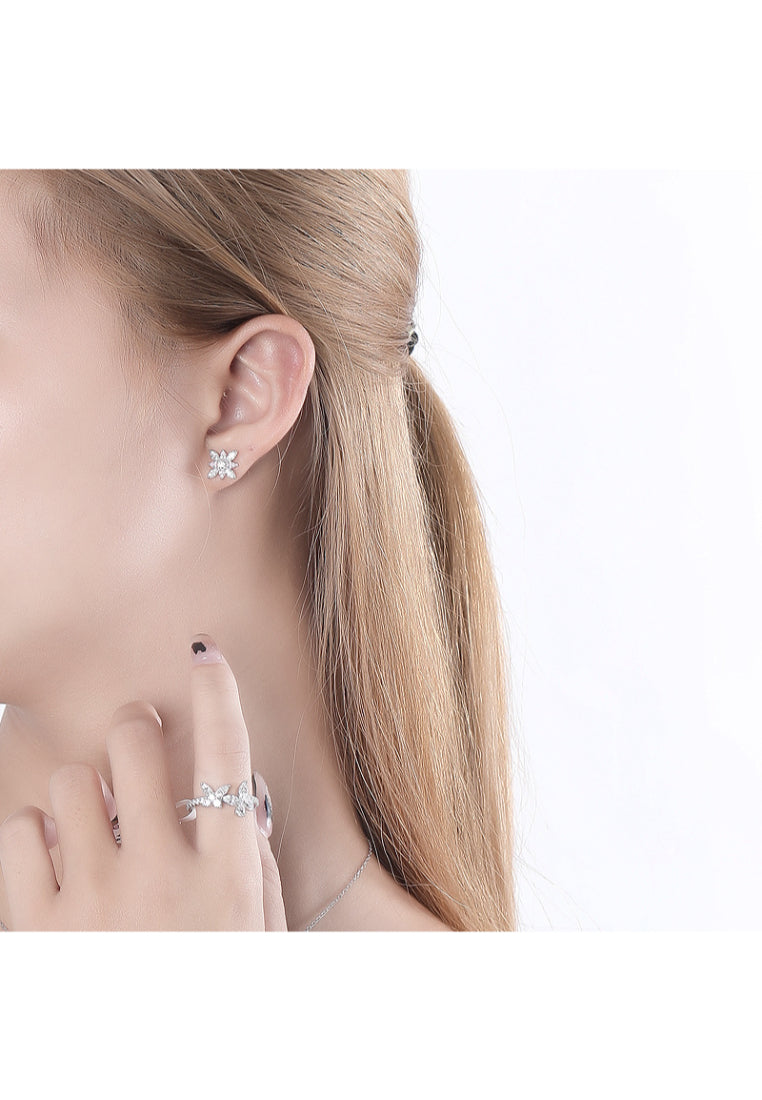 Star Design Earrings