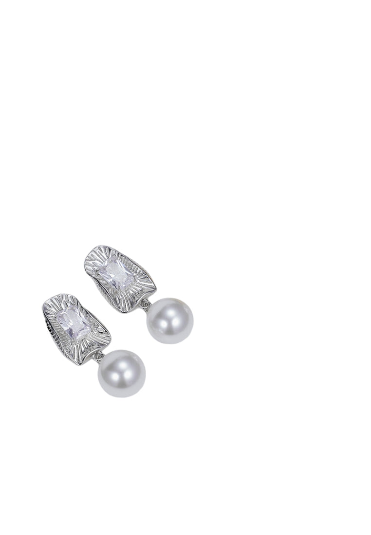 Autumn and Winter Sterling Silver Irregular Shell Pearl Stud Earrings for Women, Unique and Luxury