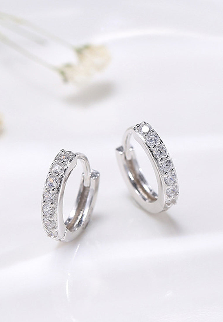 Simple rhinestone earrings
