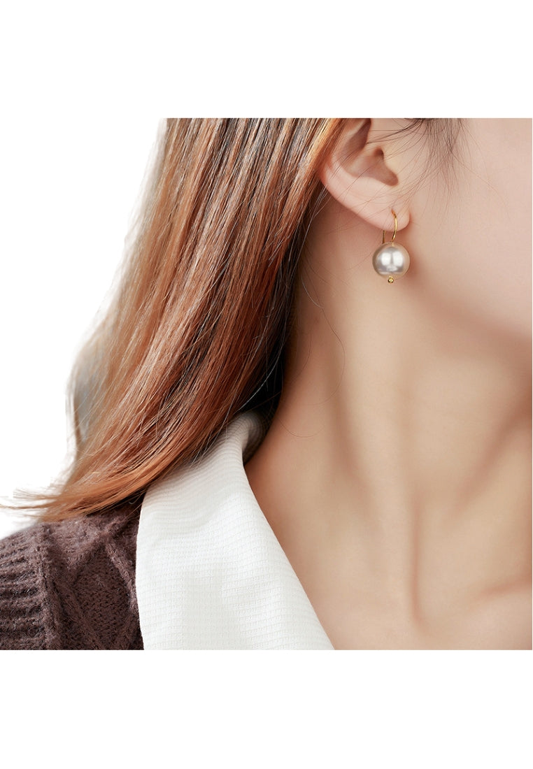 S925 silver Australian white cold light shell bead earrings