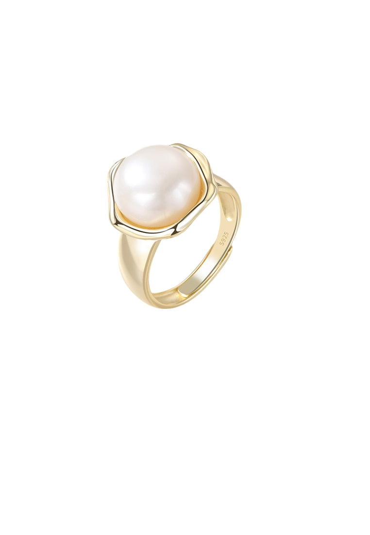Pearl Ring Minimalist Luxury