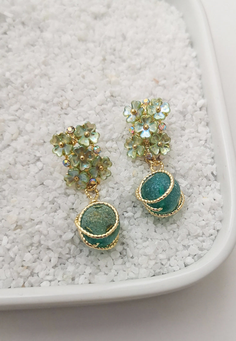 Retro shell petal earrings