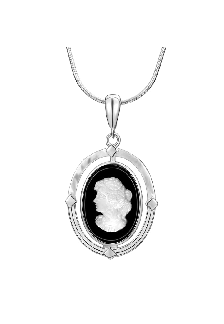 Retro Cameo Pendant Necklace