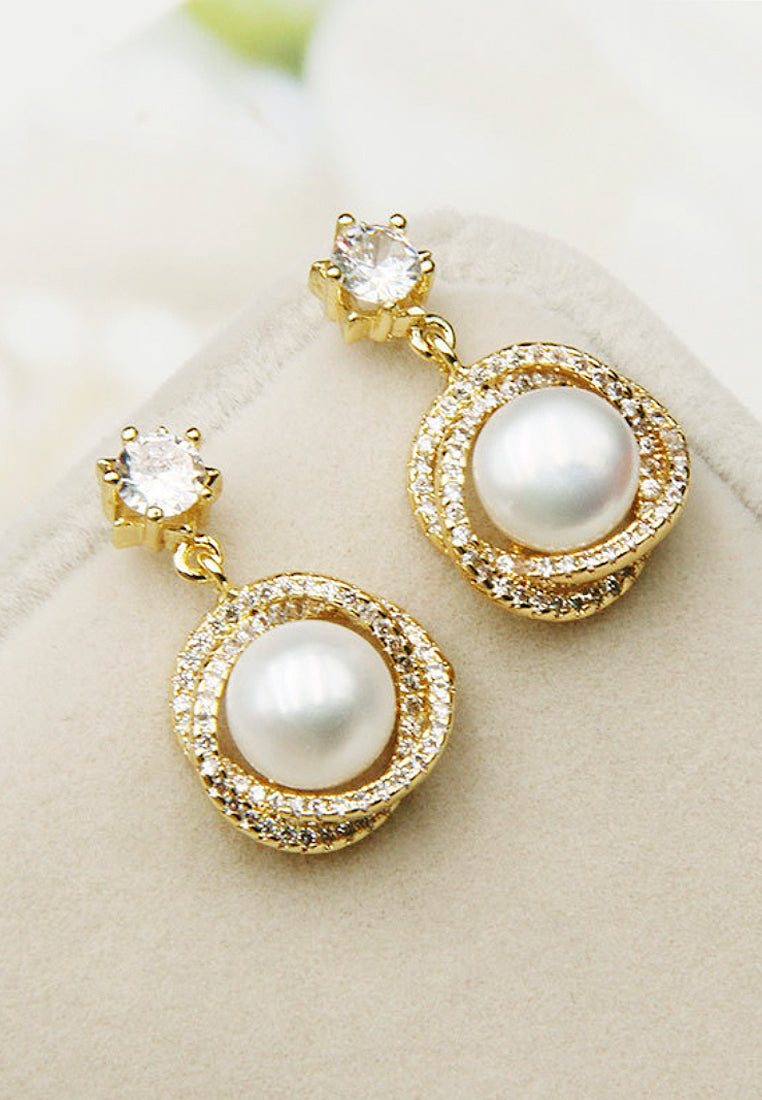 Natural freshwater shell bead ear -ear earrings