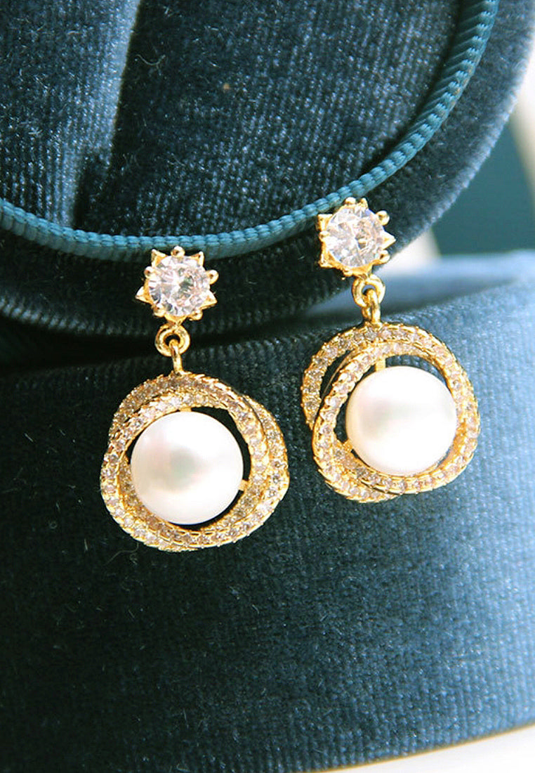 Natural freshwater shell bead ear -ear earrings