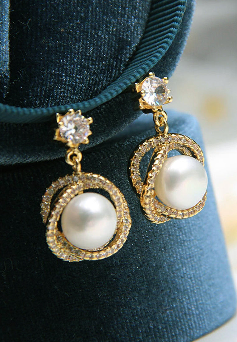 Natural freshwater shell bead ear -ear earrings