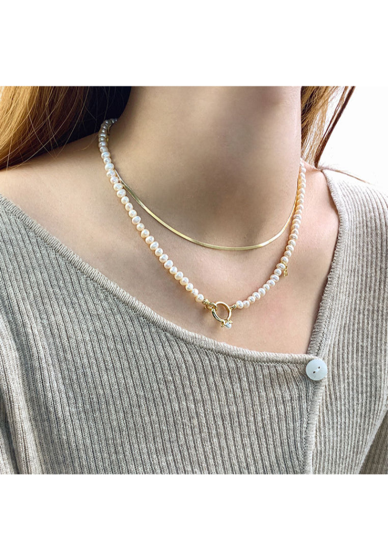 Crown Pearl Layered Lockbone Chain