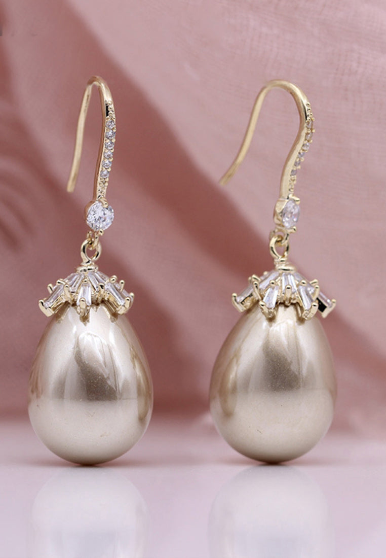 Oval shell bead earrings