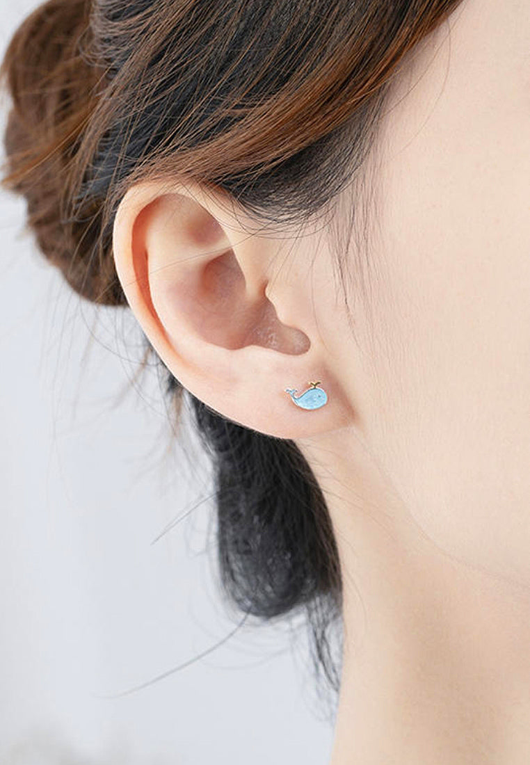 Fashion spray whale earrings