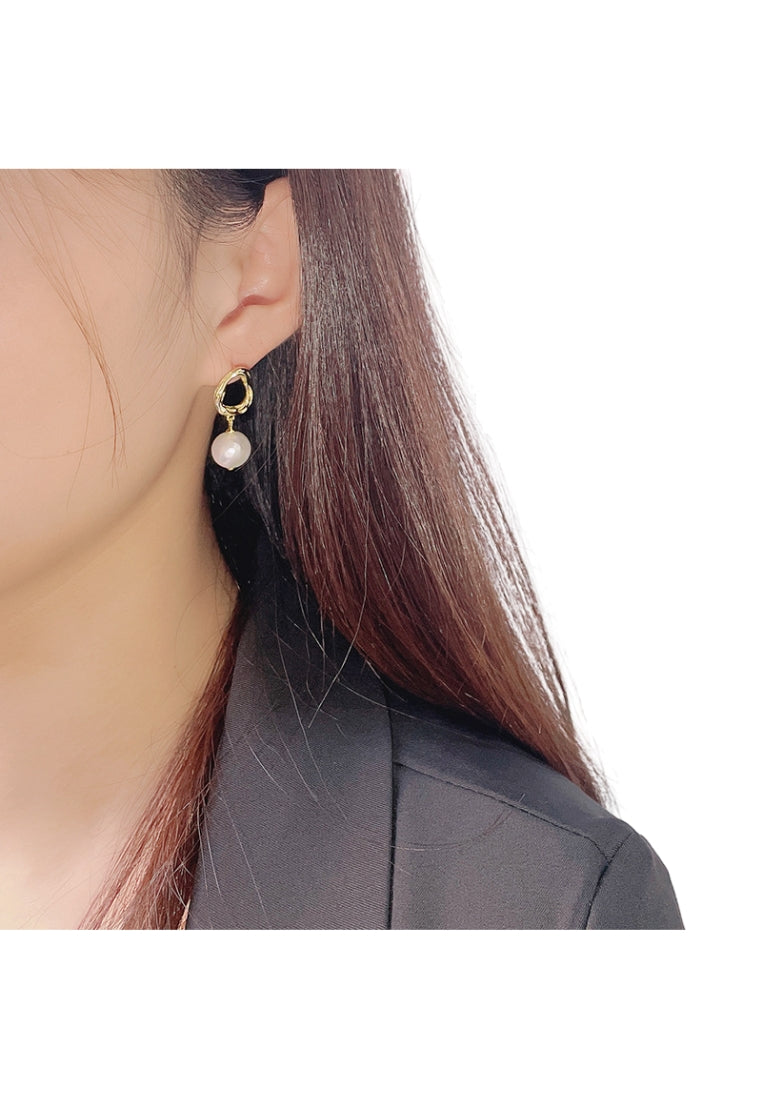 S925 Silver Baroque Pearl Stud Earrings for Women with Irregular Skin Texture and Geometric Design