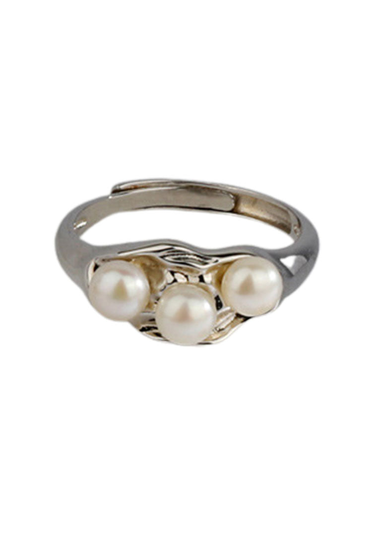 Retro freshwater pearl with vermiculite opening ring