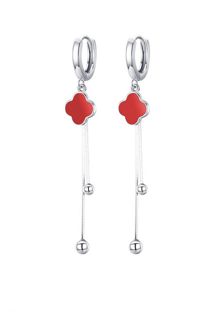 Four -leaf earrings and earrings