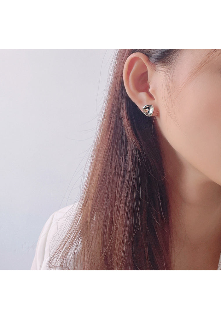 Vintage Chain CShaped Studs