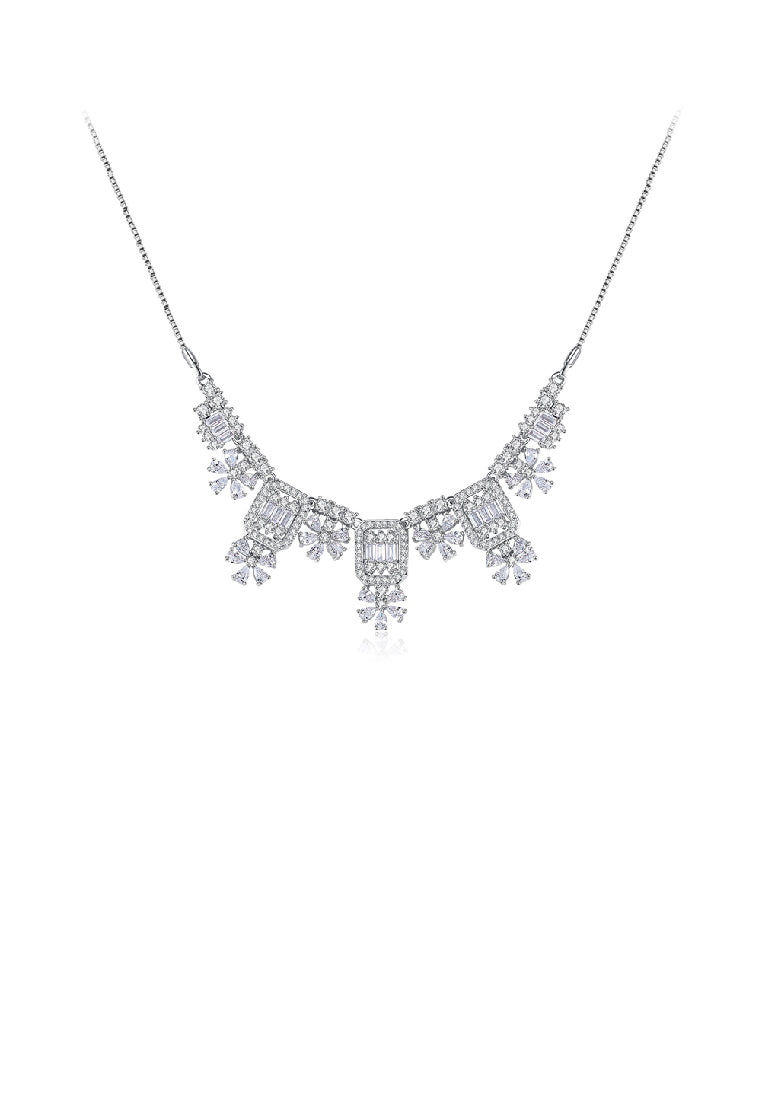 Elegant Brilliant Geometric Flower Necklace with Cubic Zirconia - Luxurious Look
