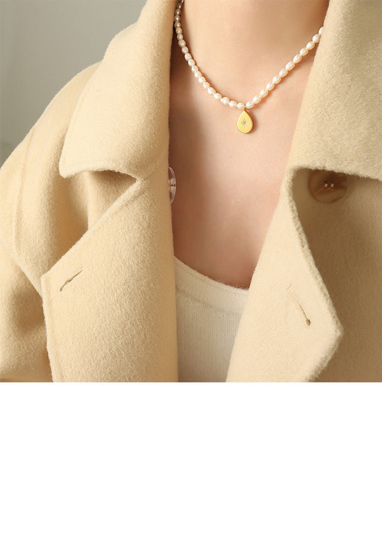 Fashion Simple Plated Gold 316L Stainless Steel Star Cubic Zirconia Water Drop Pendant with Imitation Pearl Beaded Necklace - Luxurious Look