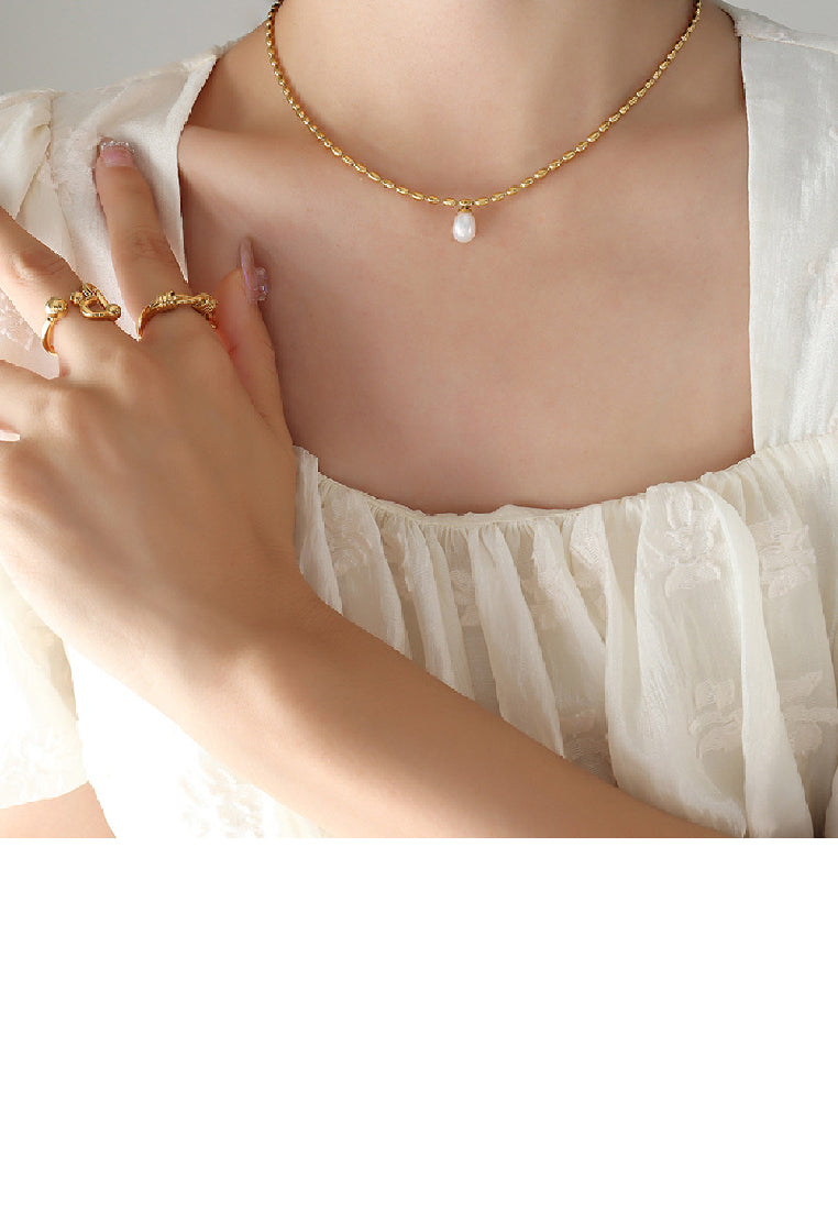 Fashion Elegant Plated Gold 316L Stainless Steel Imitation Pearl Pendant with Necklace - Luxurious Look