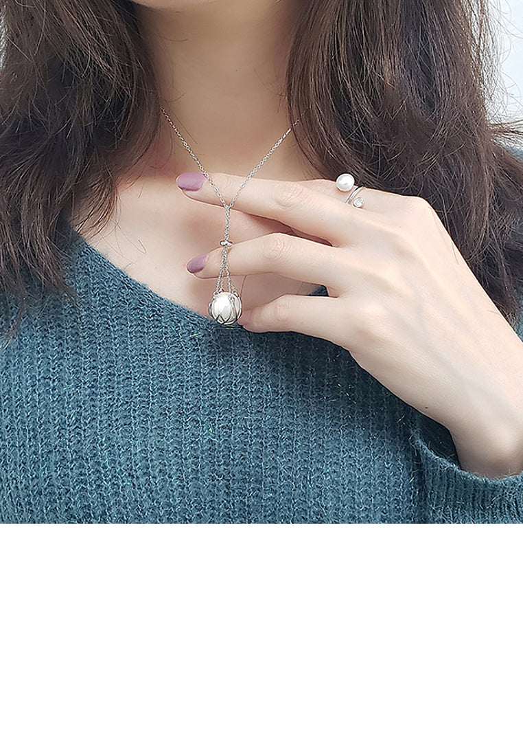 925 Sterling Silver Fashion Simple Geometric Freshwater Pearl Pendant with Necklace - Luxurious Look