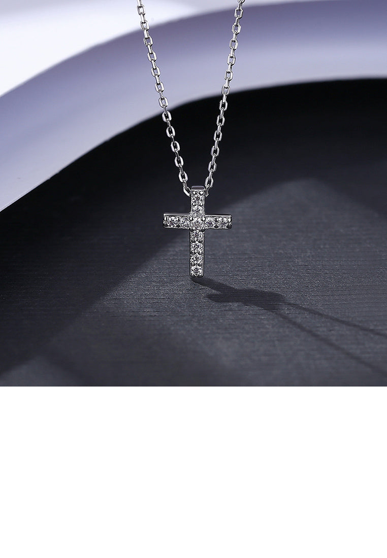 925 Sterling Silver Simple Classic Cross Pendant with Cubic Zirconia and Necklace - Luxurious Look