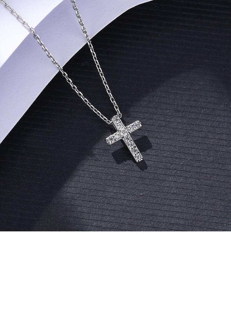 925 Sterling Silver Simple Classic Cross Pendant with Cubic Zirconia and Necklace - Luxurious Look