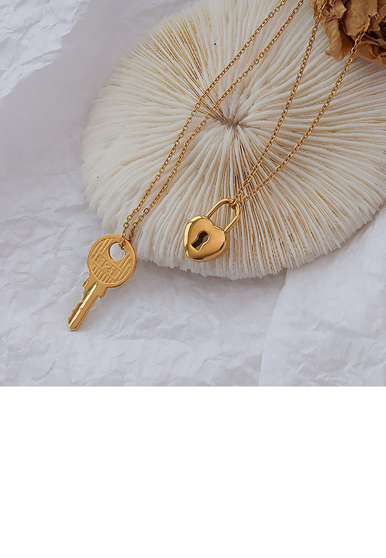 Fashion Simple Plated Gold 316L Stainless Steel Lock Pendant with Necklace