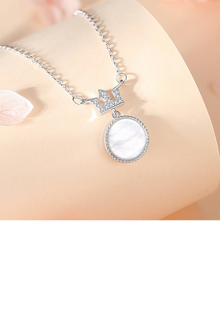 925 Sterling Silver Fashion Simple Crown Round Pendant with Cubic Zirconia and Necklace - Luxurious Look