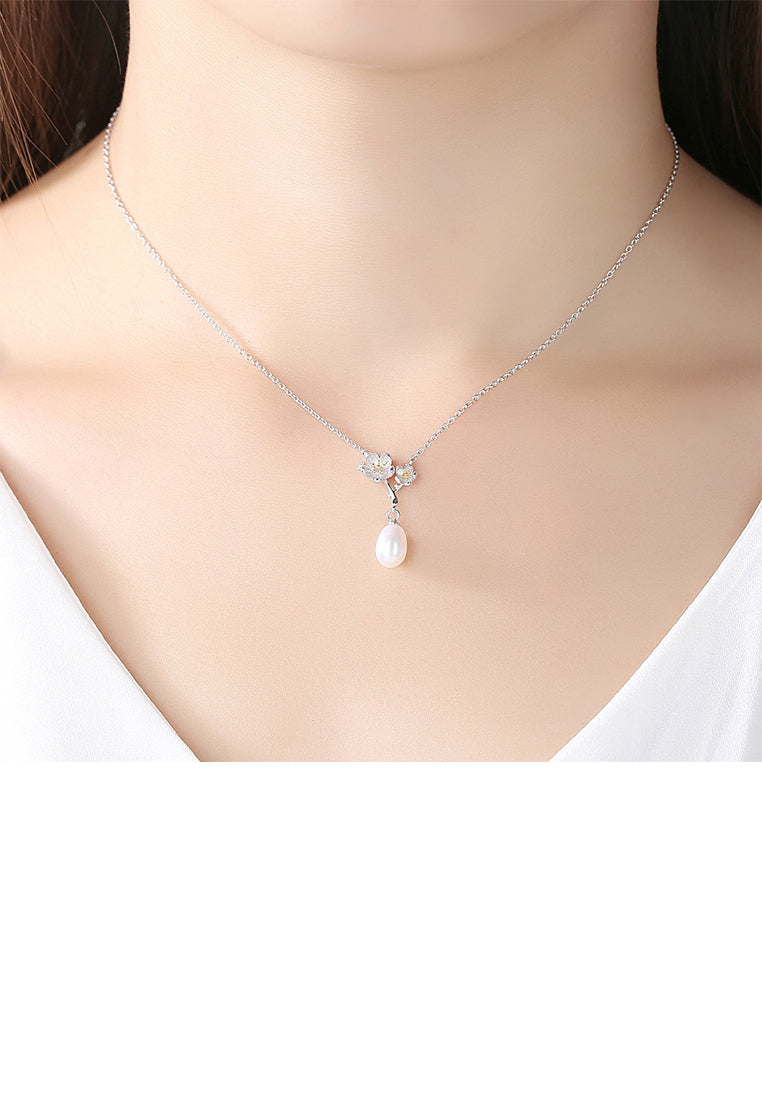 925 Sterling Silver Fashion and Elegant Plum Freshwater Pearl Pendant and Necklace - Luxurious Look